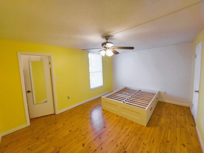 Building Photo - Charming and spacious 1BR Condo in the hea...