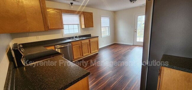 Building Photo - 1516 C St