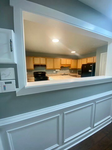 Building Photo - 5681 Pepperbush Dr