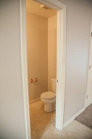 Building Photo - 127 Oakcrest Dr