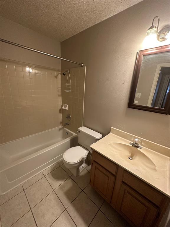 Building Photo - 6811 Luckenbach Ln