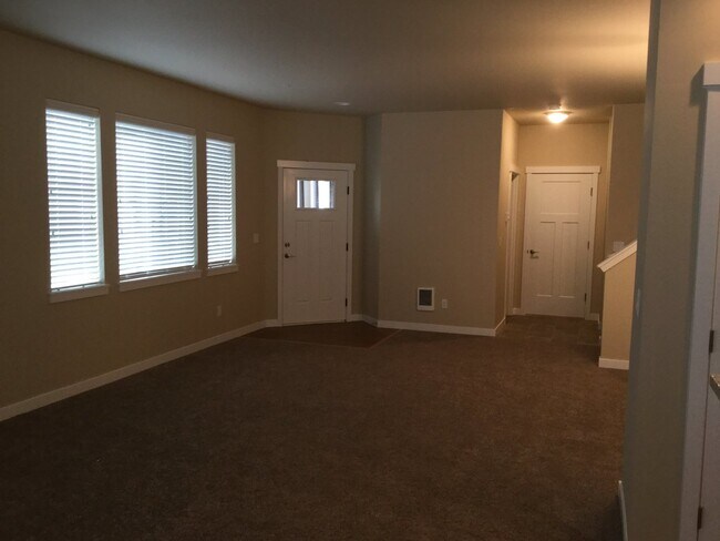 Building Photo - 1663 Burnside Pl