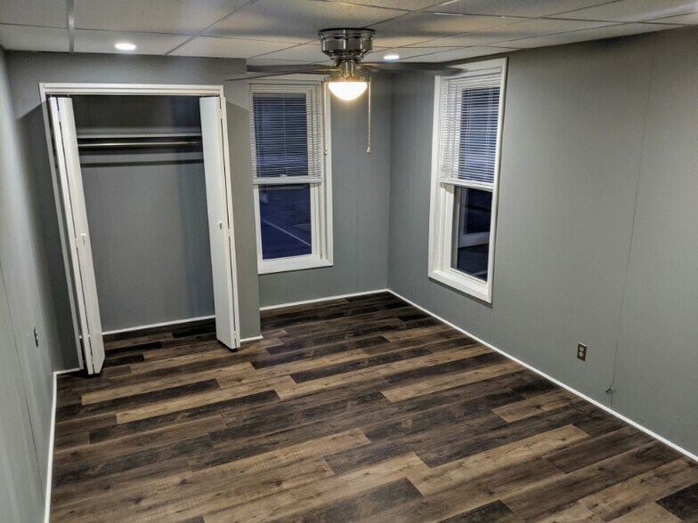 Building Photo - 700 Lincoln St