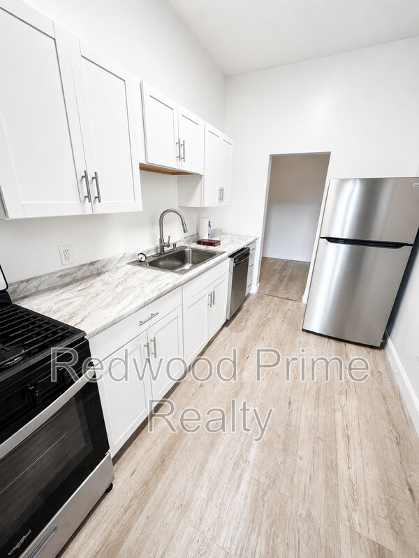 Building Photo - 1307 16th Ave