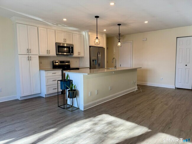 Building Photo - 76 Maple Tree Ave