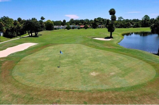 Building Photo - 8 Fairways Cir