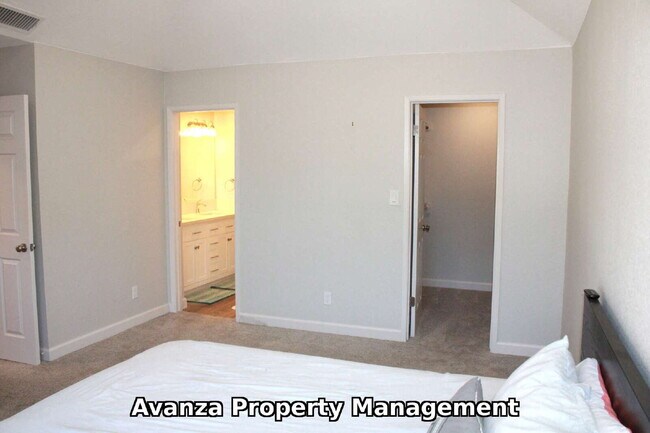 Building Photo - Home for Rent 2 Bed/2 Bath - 1,133 Sq Ft. Rent: $1,995/month Deposit: $2,992.5