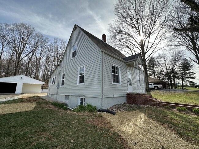 Building Photo - 2866 Virgil H Goode Hwy