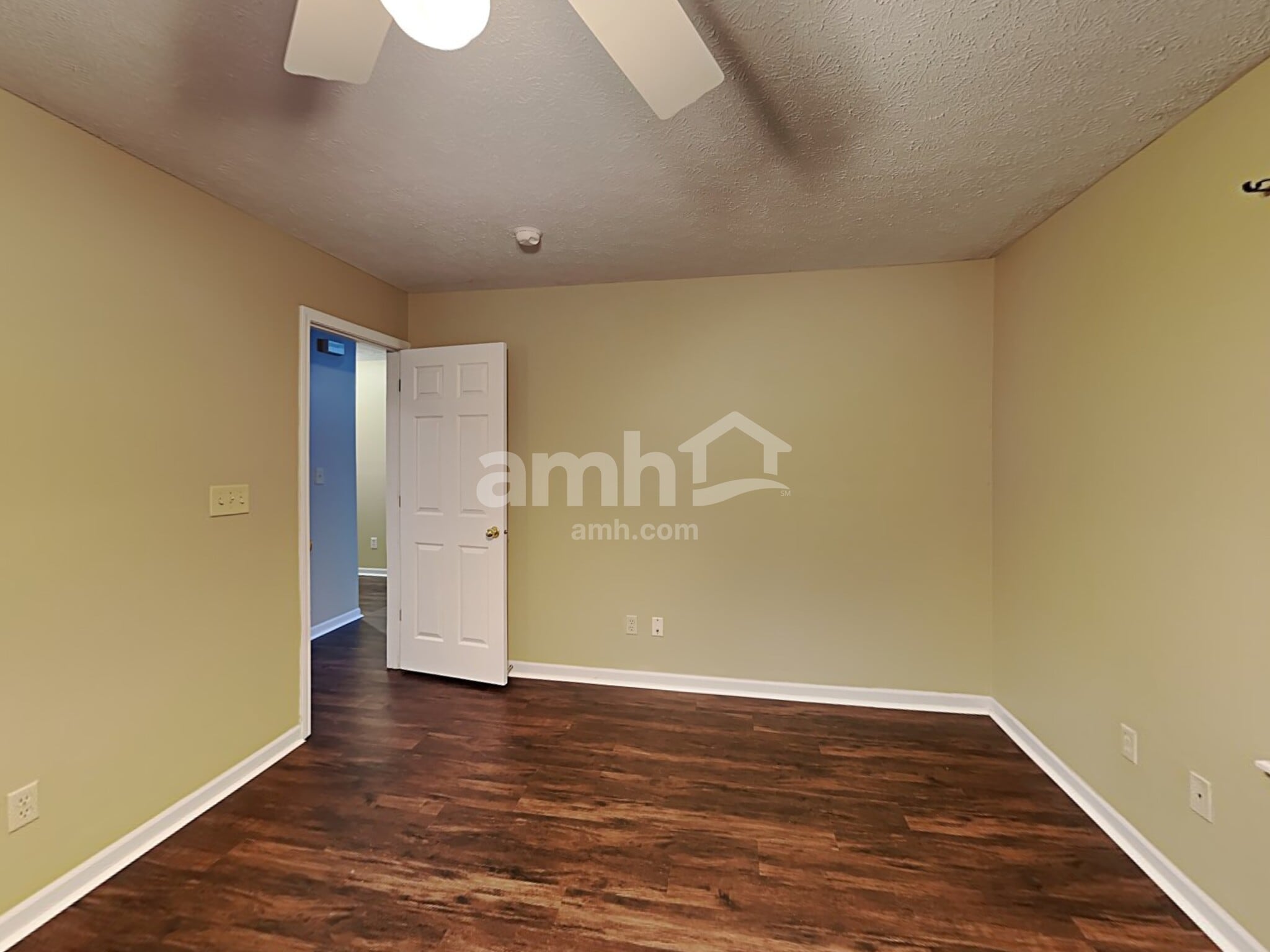 Building Photo - 894 Windsor Ln