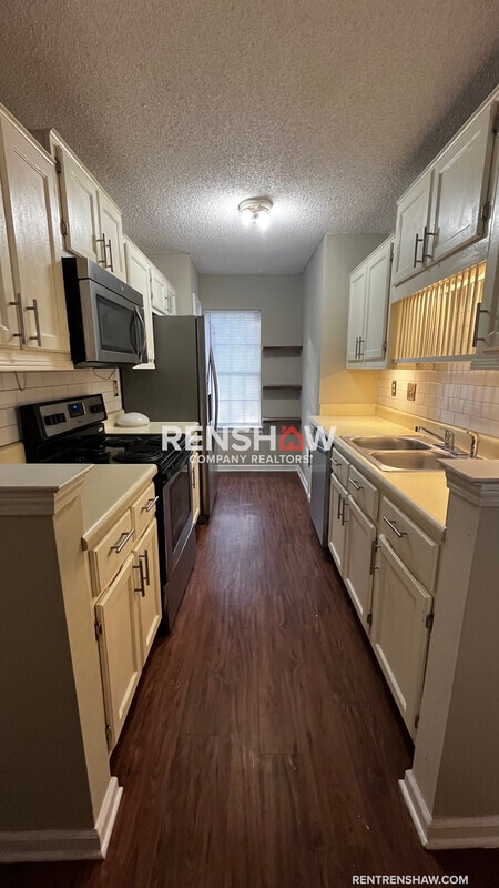 Building Photo - 2230 Curbertson St