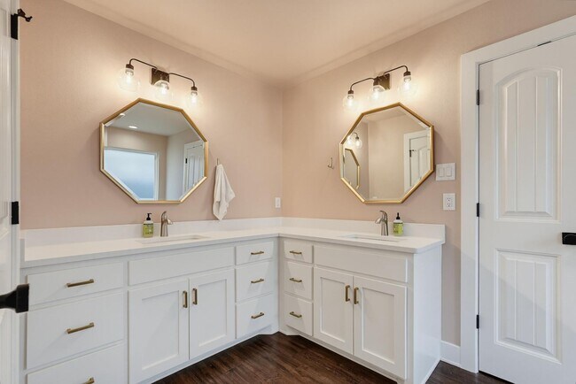 Building Photo - 6518 Stadium Dr