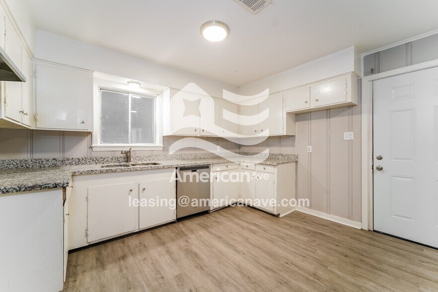 Building Photo - 252 McDowell Park Cir