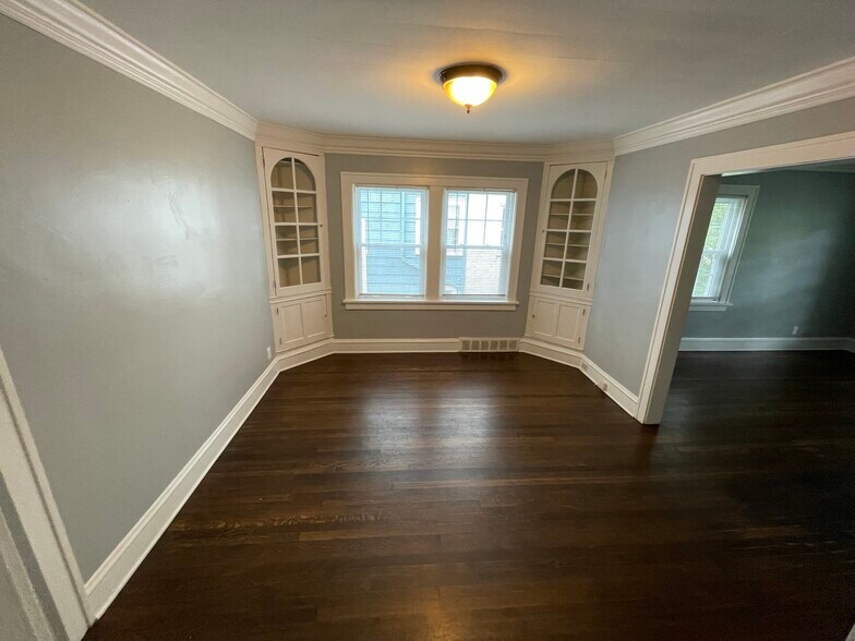 Building Photo - 3562 Riedham Rd