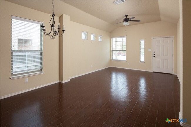 Building Photo - 514 Creekside Cir