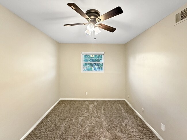 Building Photo - 13537 Carriage Rd