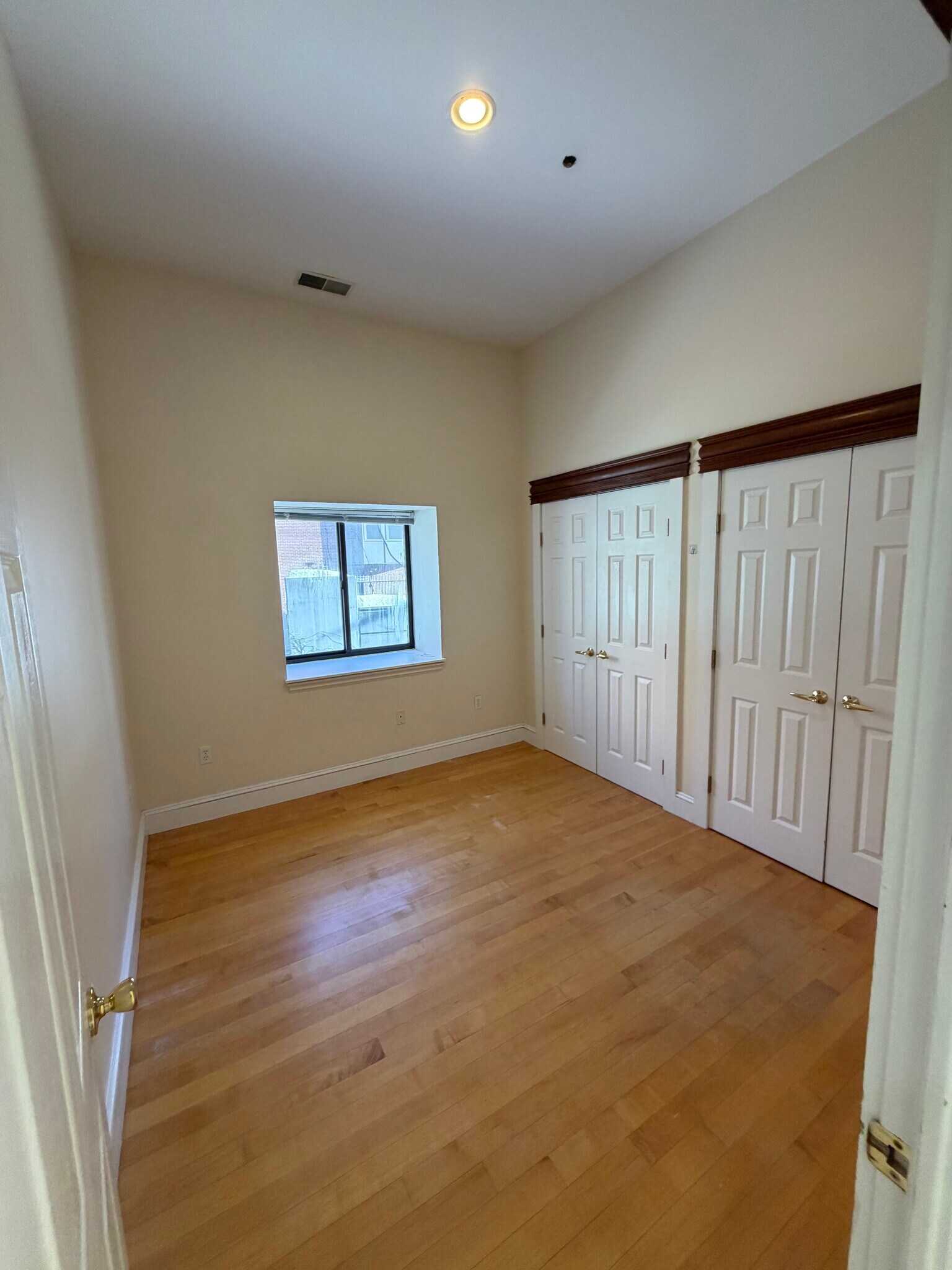 Building Photo - 108 Richmond St