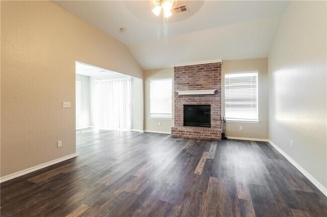Building Photo - 8725 NW 85th St
