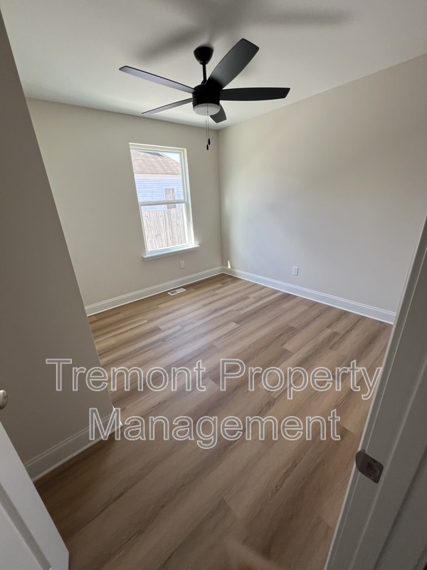 Building Photo - 1310 E 36th St