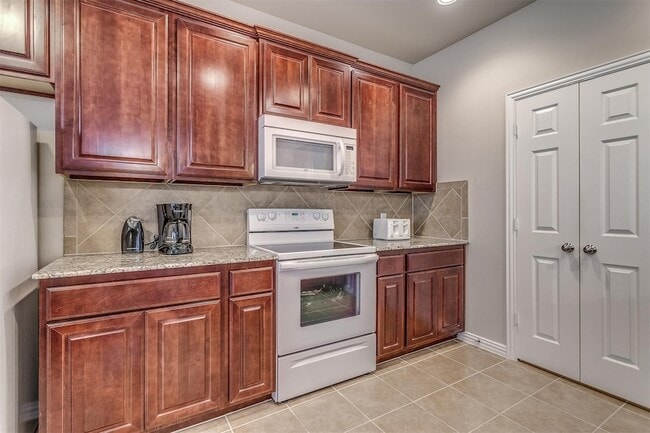 Building Photo - 3649 Vienna St