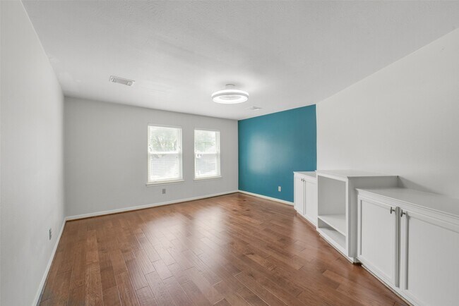 Building Photo - 402 Sterling Heights Ln