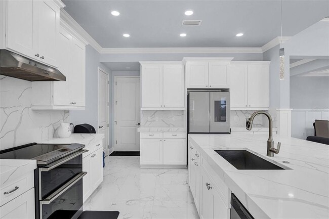 Building Photo - 8306 Sky Eagle Dr