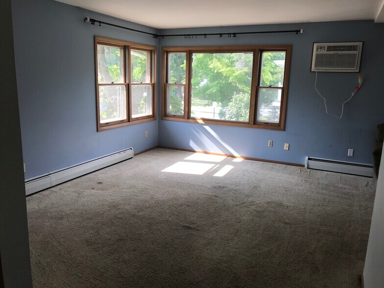 Building Photo - 413 S Charter St