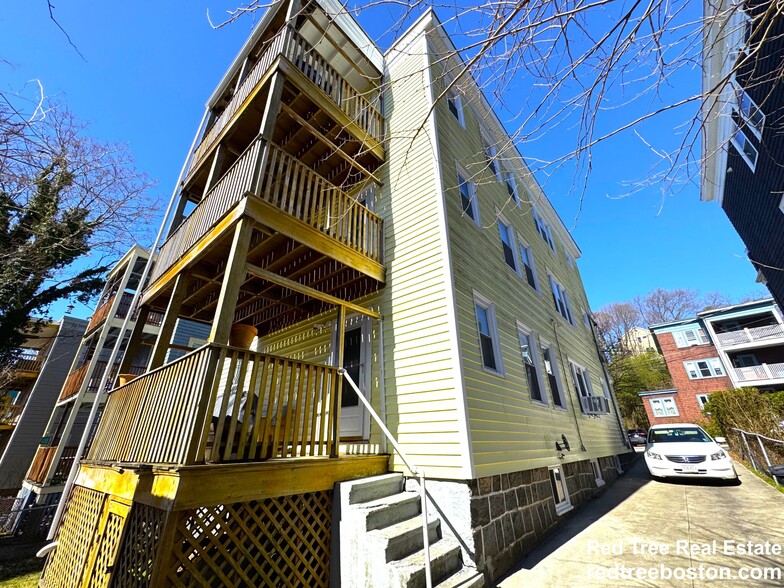Building Photo - 18 Saint Peter St