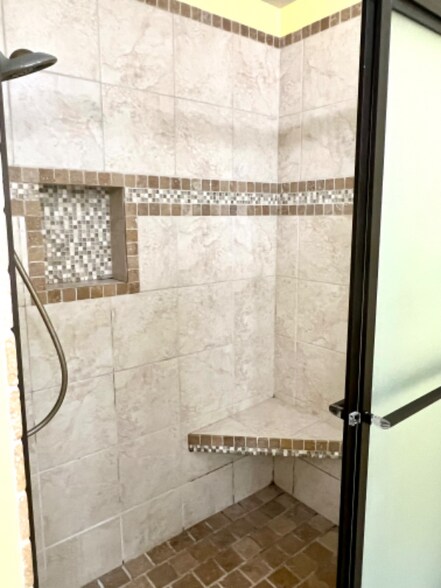 Building Photo - 103 Beacon St