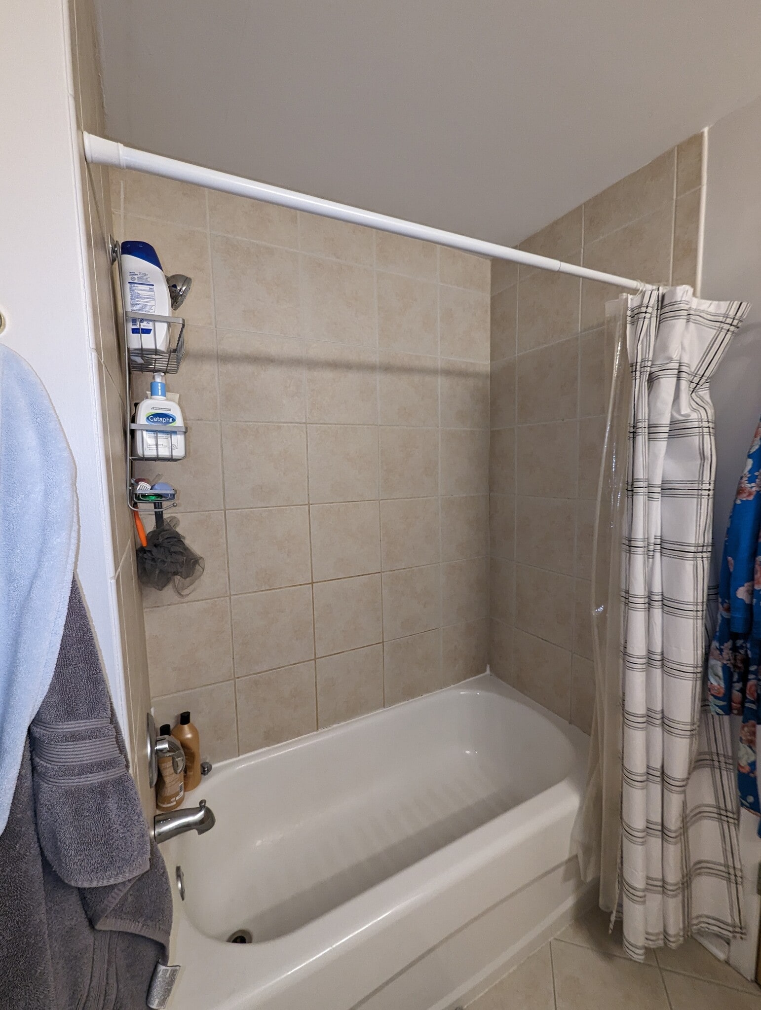 Bathroom - 6 S Laflin St