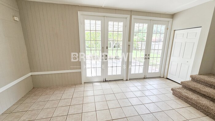 Building Photo - 2465 Highland Acres Dr