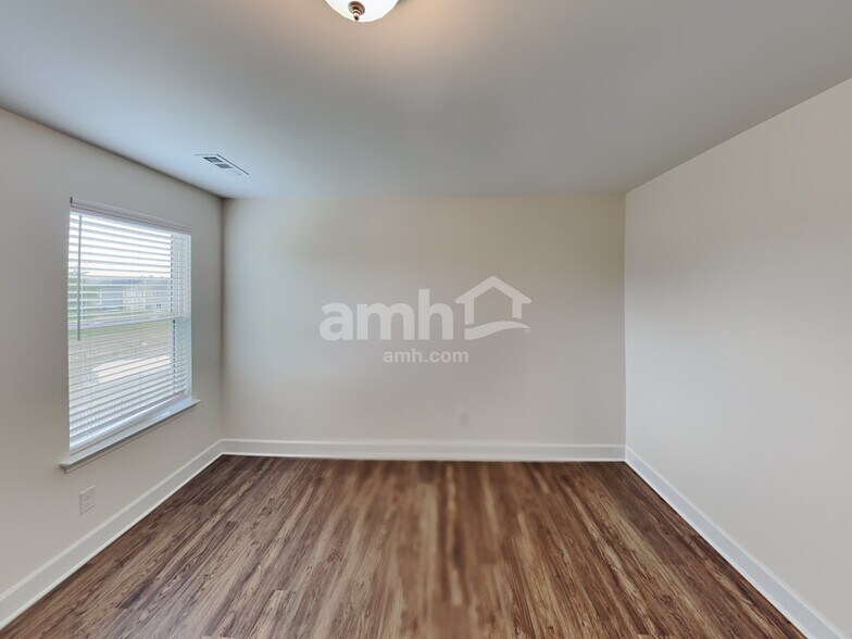 Building Photo - 5408 Lake Water Ct