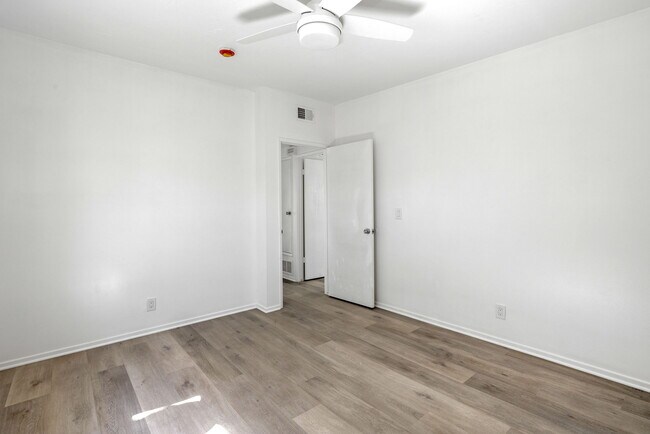 Upstairs bedroom 2 - 464 28th St