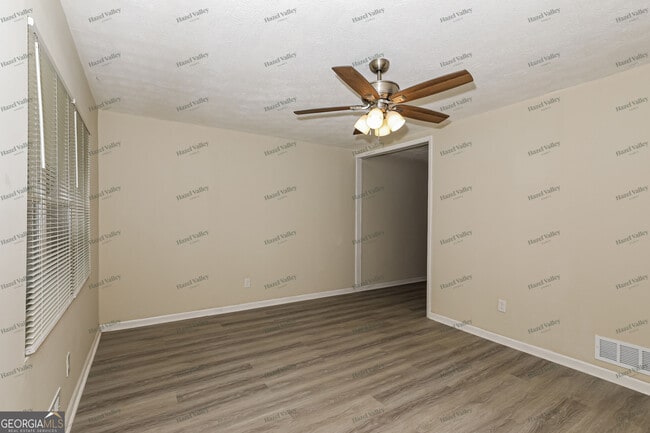Building Photo - 8355 Dunellen Ln