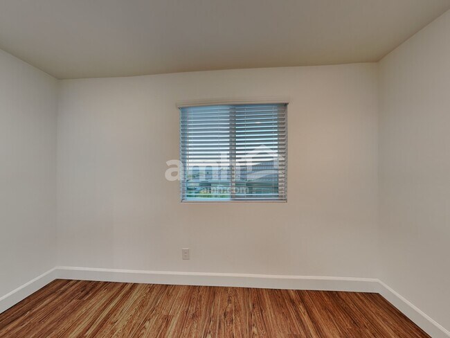 Building Photo - 3324 Blodwen St