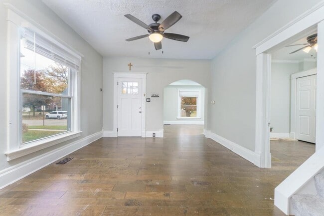 Building Photo - 116 Jewett St