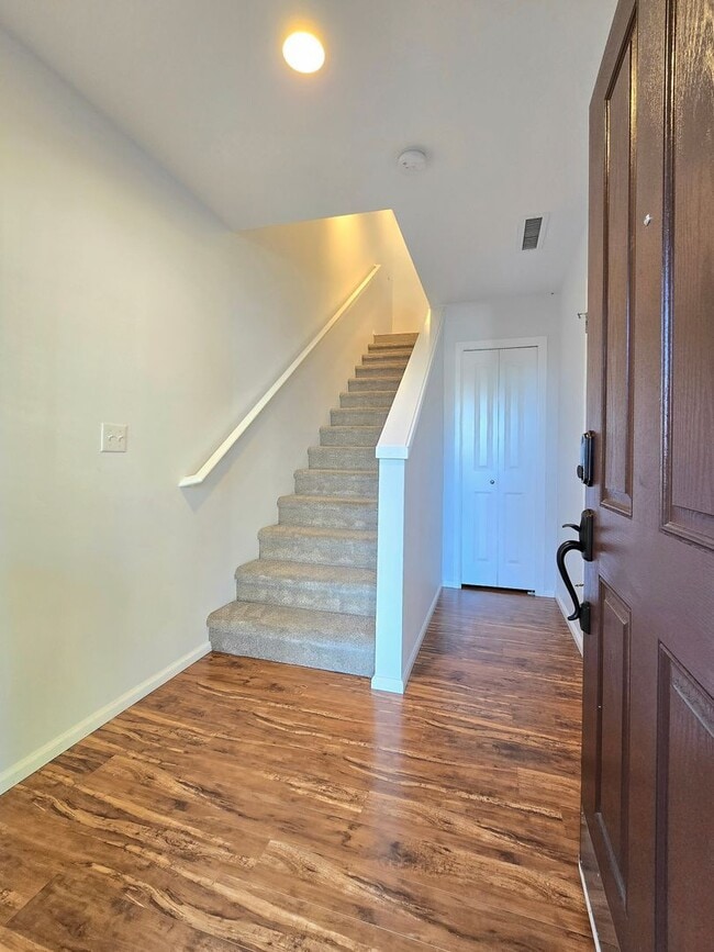 Building Photo - 4 Bedroom Home Available Now in Lake Stevens!