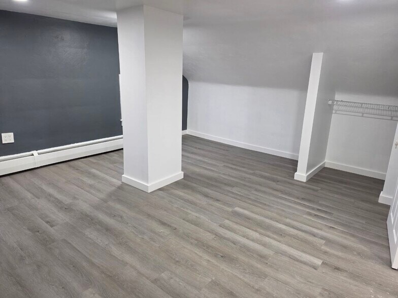 Building Photo - 100 N Pine St