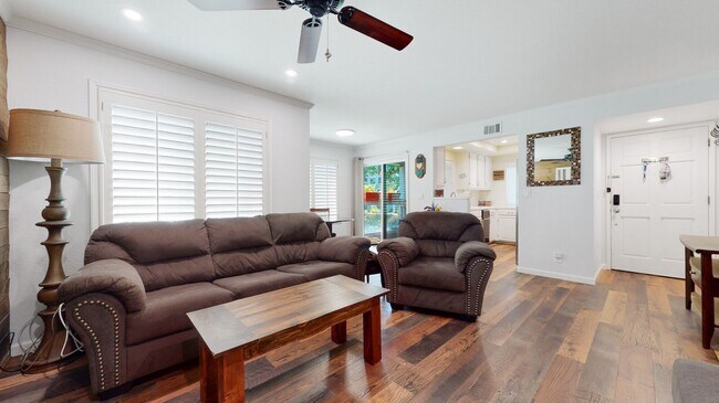 Building Photo - Charming 2-bedroom in Redwood Shores - $3,995/mo