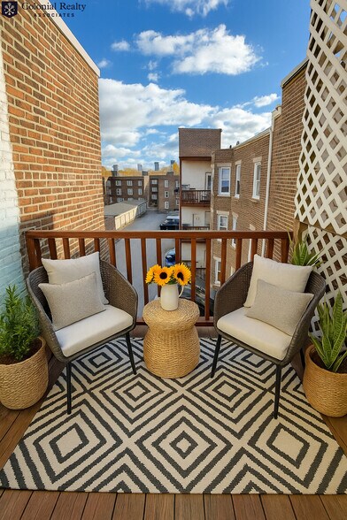 Building Photo - 73 Thatcher St