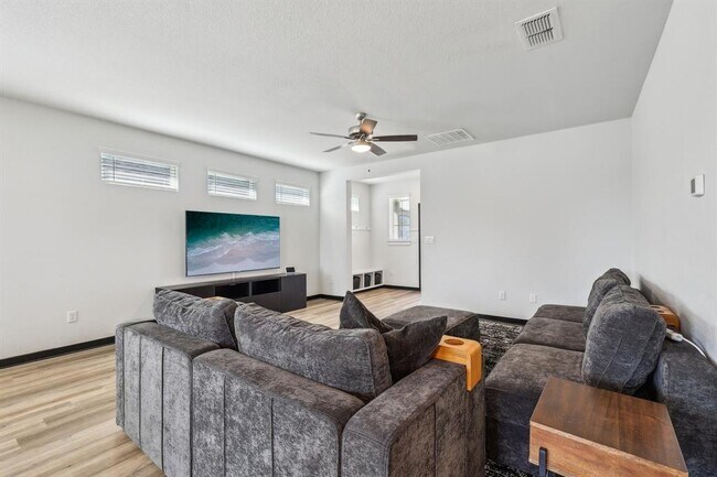 Building Photo - 296 Banff Dr