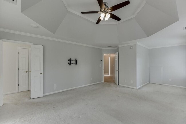 Building Photo - 2885 Towne Village Dr NW