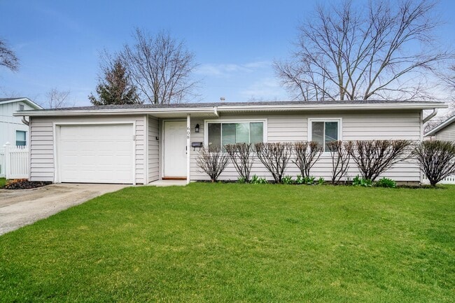 Primary Photo - 608 Palace Ln