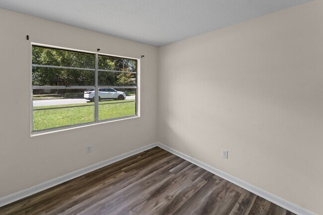 Building Photo - 234 Deerwood Dr