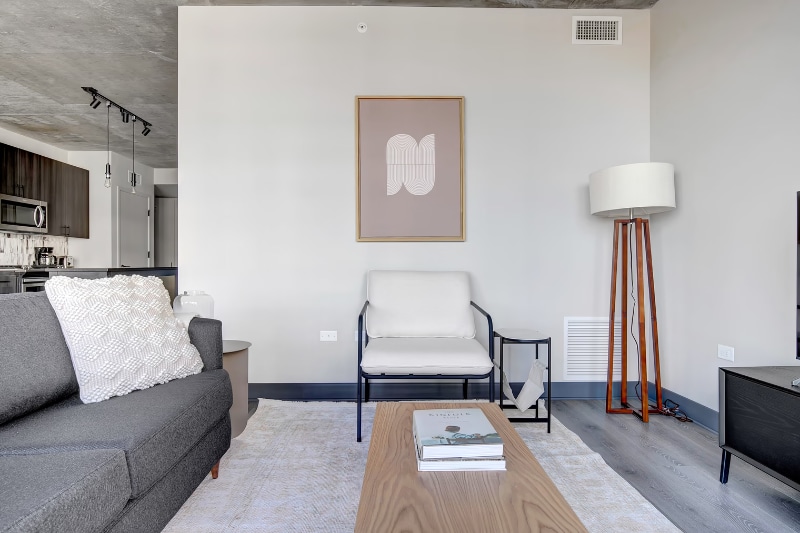 Building Photo - 222 N Ada St