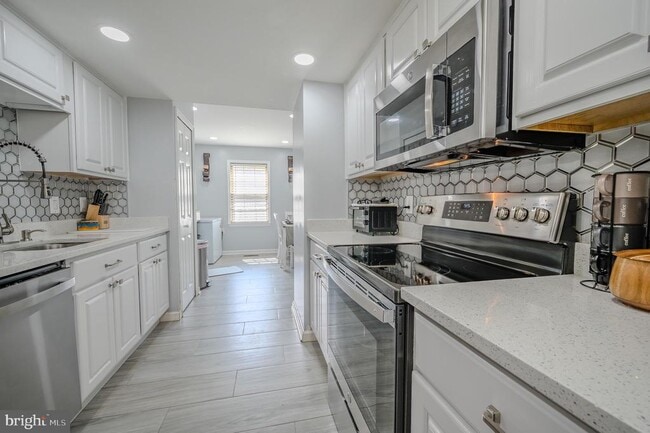 Building Photo - 11327 Cromwell Ct