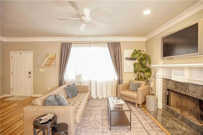 Building Photo - 83 Richmond St SE