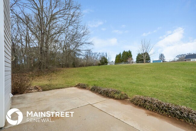 Building Photo - 1420 Saddlebrook Ct