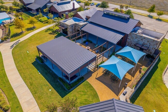 Building Photo - 3225 Sioux Trl