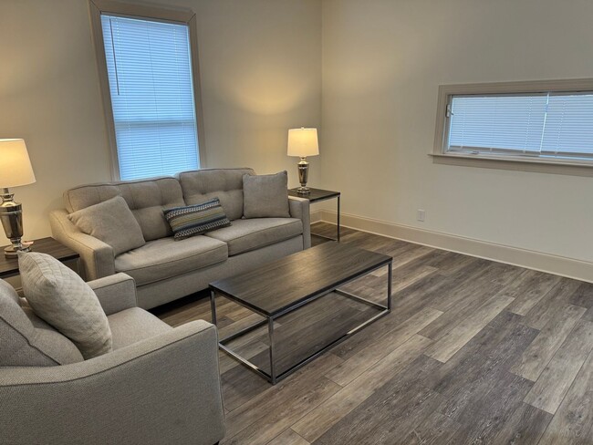 Building Photo - Fully Renovated Home just minutes from Downtown Rock Hill