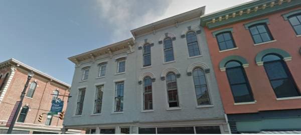 Building Photo - 200 S Walnut St
